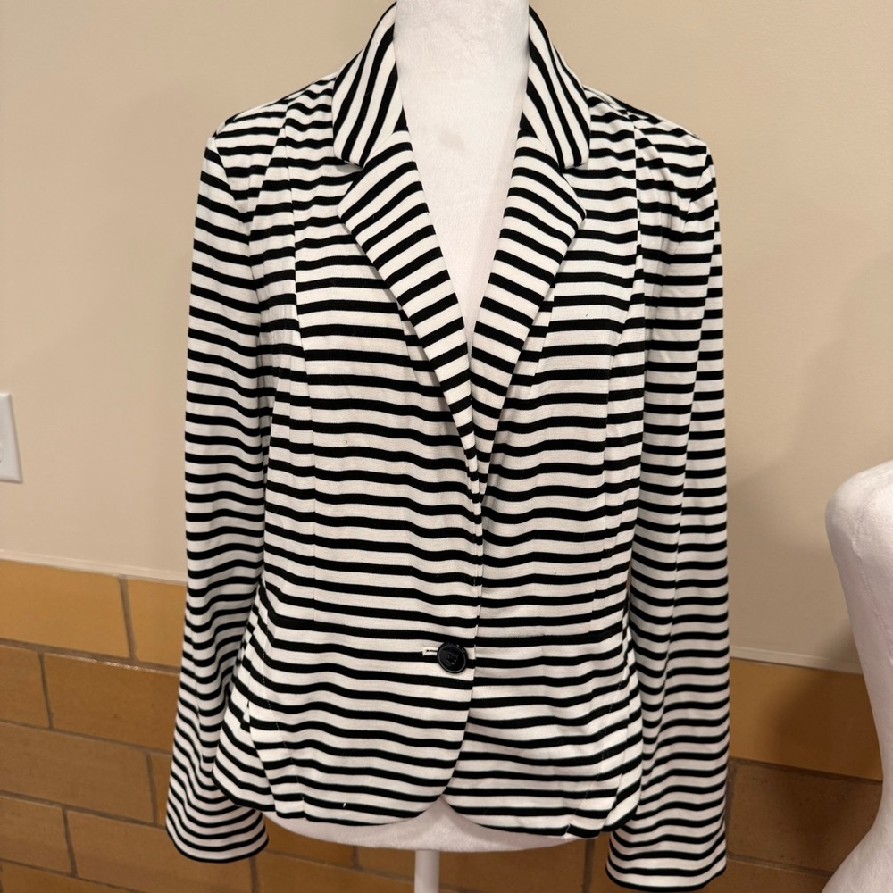 Elle Womens Blazer Size XL Black & White Striped Collared 1 Button Stretch